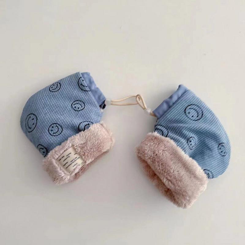 Children's Winter Gloves: Windproof, Anti-Freeze, Fleece-Lined & Cartoon Style for Bikes & Scooters