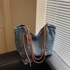 Γυναικεία Τσάντα Crossbody Tote από Τζιν Μεγάλης Χωρητικότητας – Μοντέρνα, Ευέλικτη, Απλό Σχέδιο