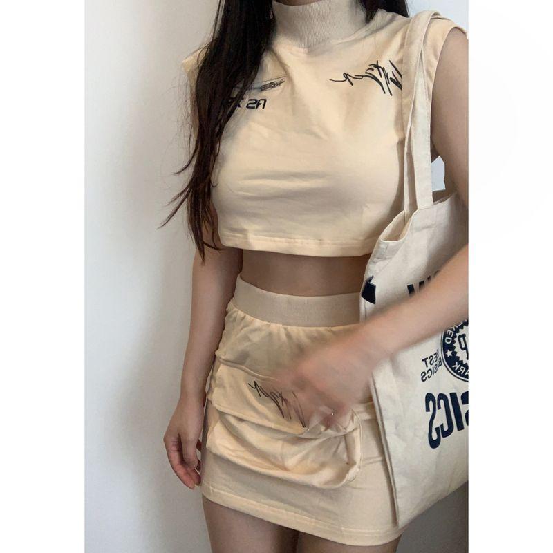 

@ Корея Заказ Сексуальный Короткий Топ с Вышивкой Букв, Воротником-стойкой + Юбка-карандаш с Вышитым Карманом / Hip overskirt M