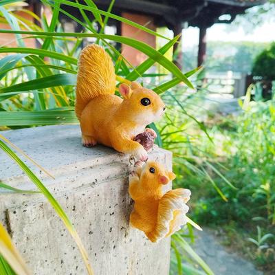 Squirrel Statue Garden Accessories DIY Decorative Gift Craft Animal Sculpture Resin Figurine for