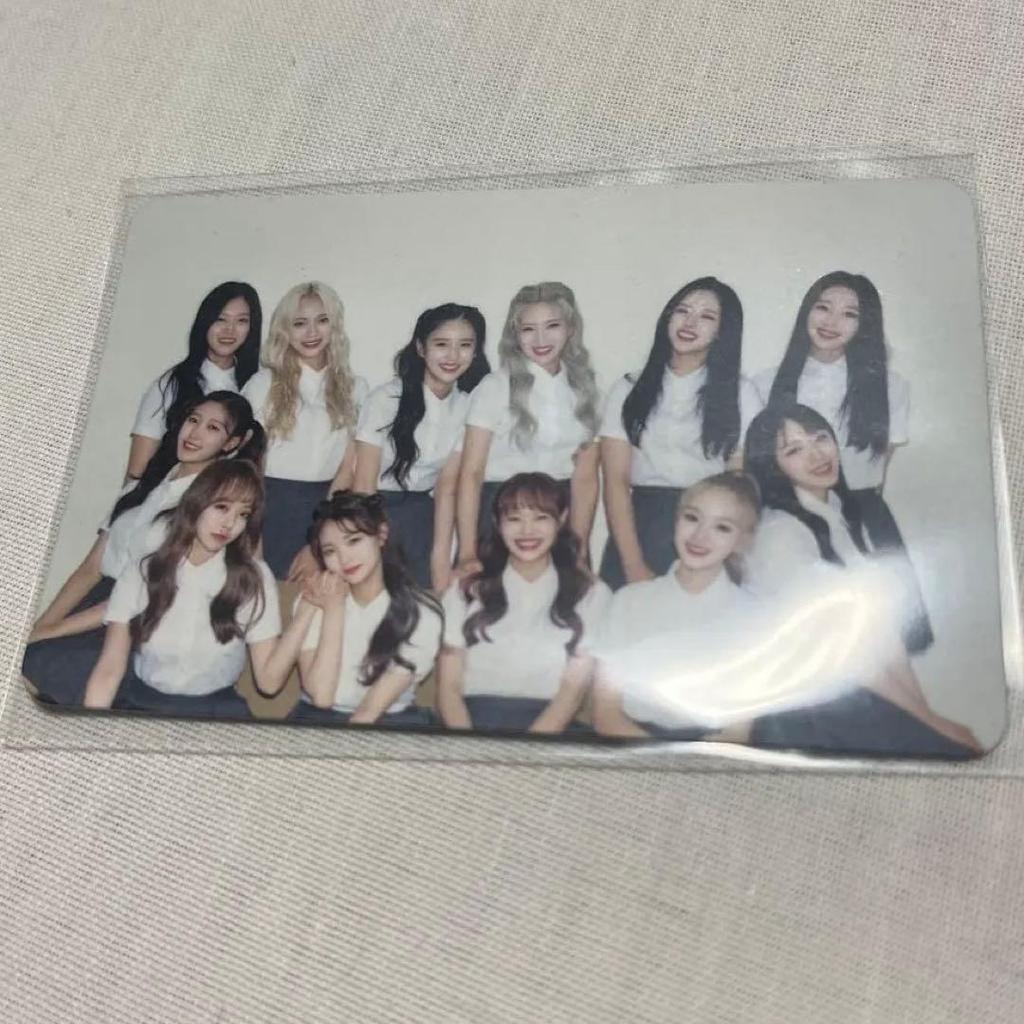 [UŻYWANE] Wyprzedaż ograniczona czasowo! LOONA ++ Edycja Limitowana Wersja A. Album na karty kolekcjonerskie