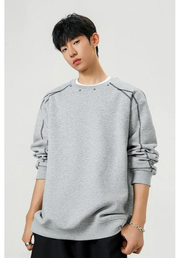 Men's 400g Rivet Round Neck Hoodie: Autumn Loose-Fit Trendy Couple Style Pullover.
