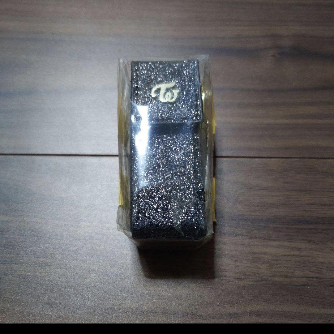 

[USED] TWICE lip case