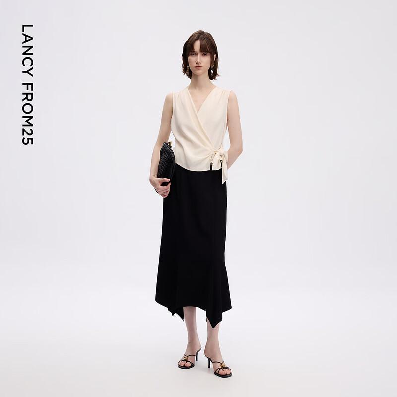 Langzi 25 Sleeveless V-Neck Commuter Blouse