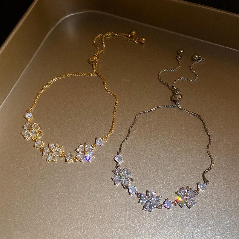 Elegant Gold-Plated Zircon Flower Bracelet: High-End, Versatile, Fashionable Jewelry