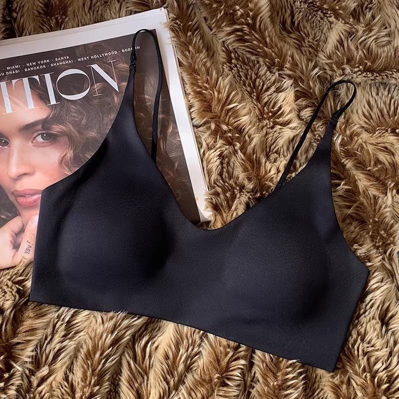 Naked feeling invisible skin-friendly small breasts gather non-marking liquid foundation, cross beautiful back, close sub-breasts, anti-sagging bra