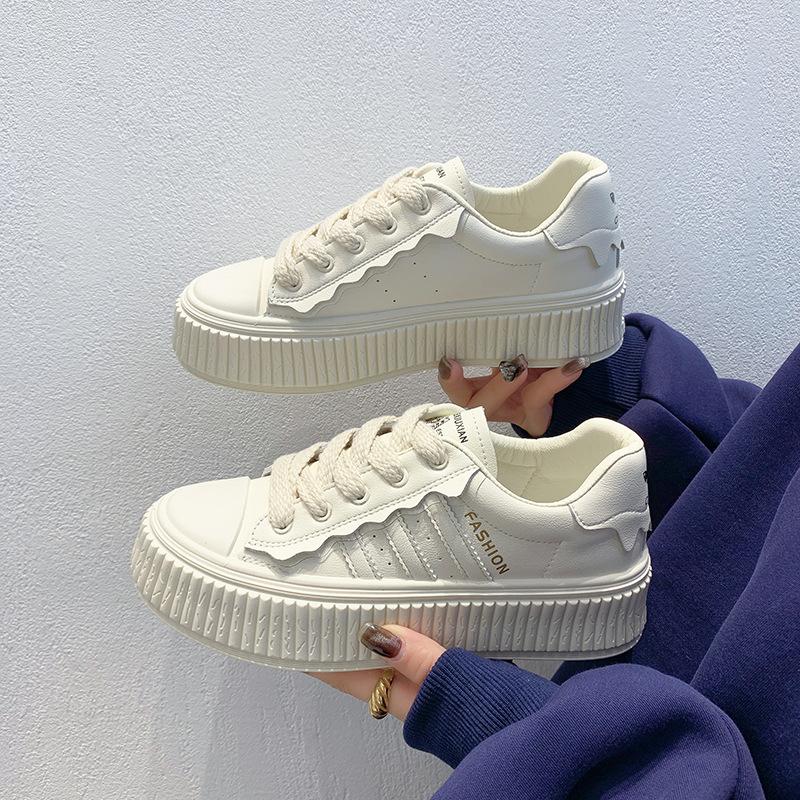 Sapatos esportivos femininos primavera e outono novos all-match couro casual biscoito fundo branco sapatos coreanos moda