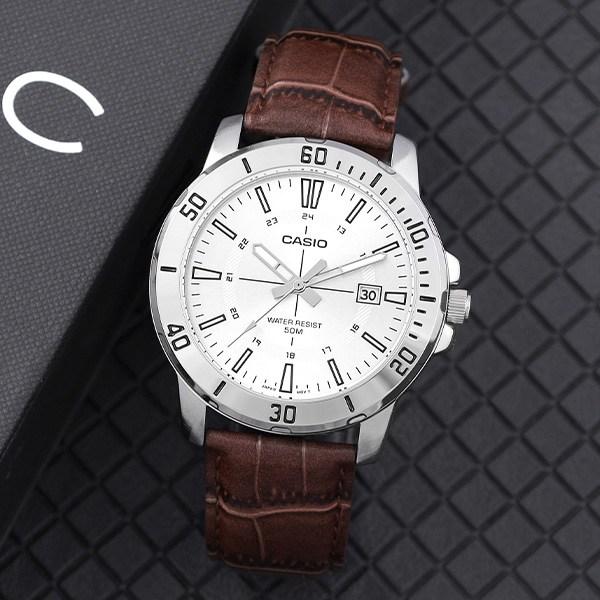 Casio Men's Daily Diver Suit Casual Metal Leather Wristwatch