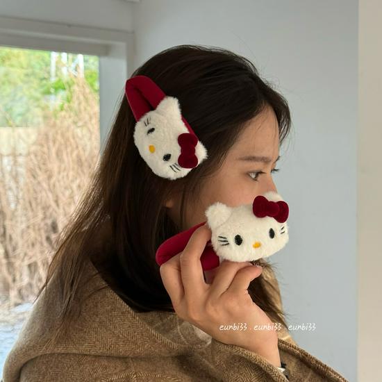 

Festive Red Heart Hat Hair Clip for Girls - Cute Holiday Accessory