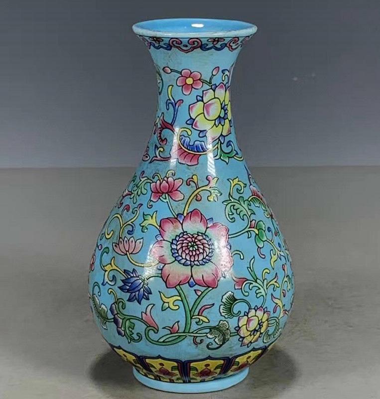 Antique Blue and White Chinese Porcelain Vase - European & American Handicraft for Flower Arrangements
