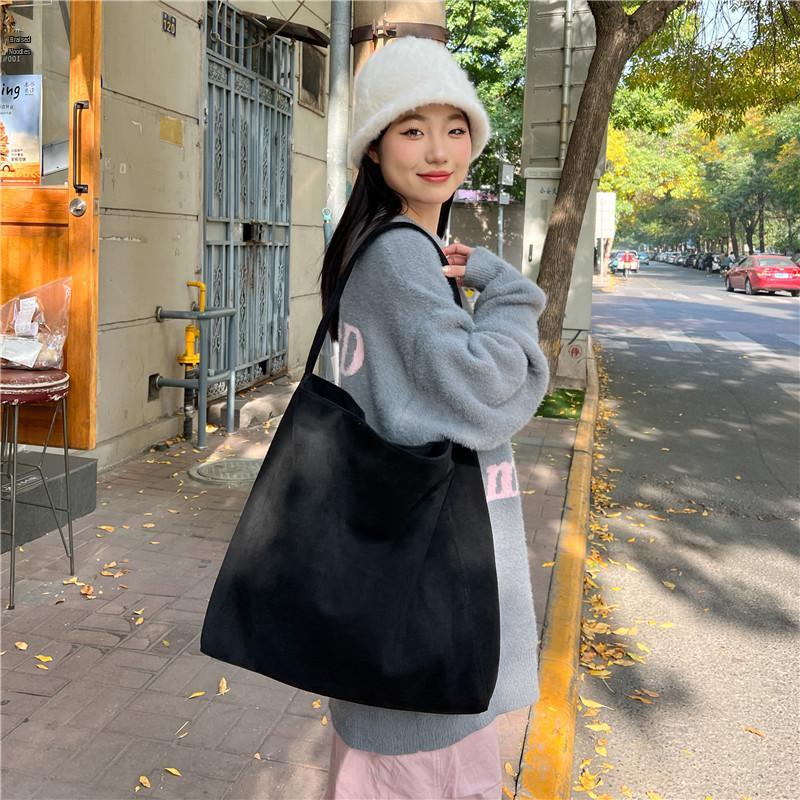 2025 Trendige Damen Einfarbig Umhänge Schulter Tragetasche