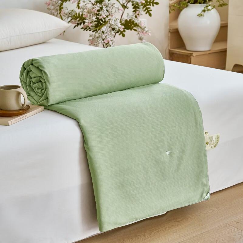 Hongdou Tencel Cotton Silk Blend Summer Quilt