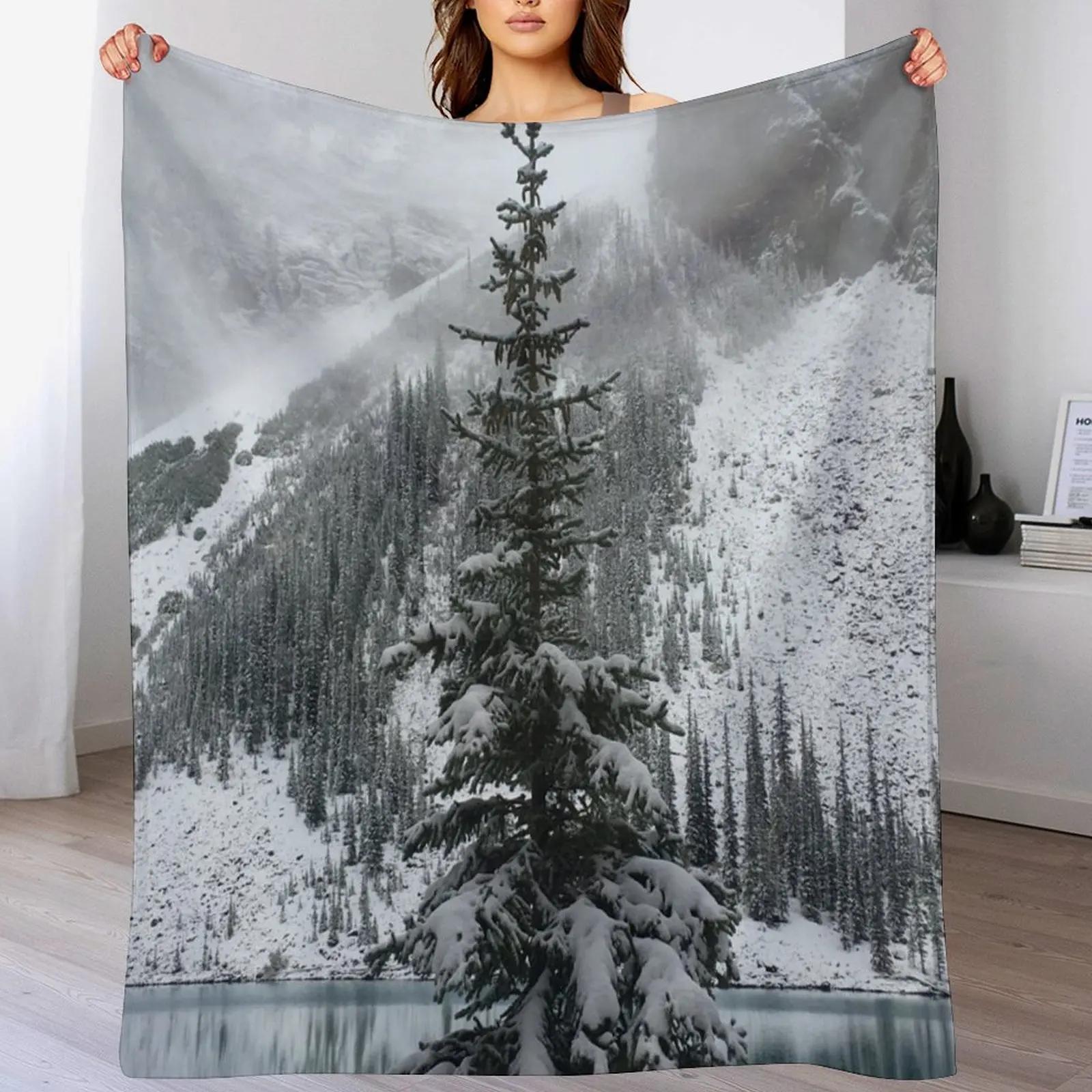 beautiful canadian rockies Throw Blanket Shaggy Furry Soft Blanket for Bedroom Living Room 102x76cm(40x30in)