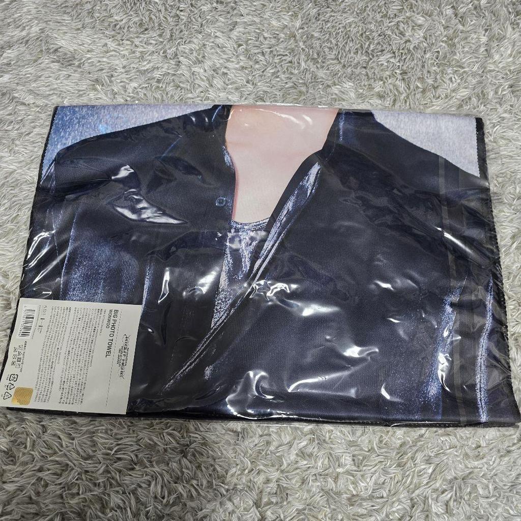 [USED] SEVENTEEN Big Photo Towel Wonwoo