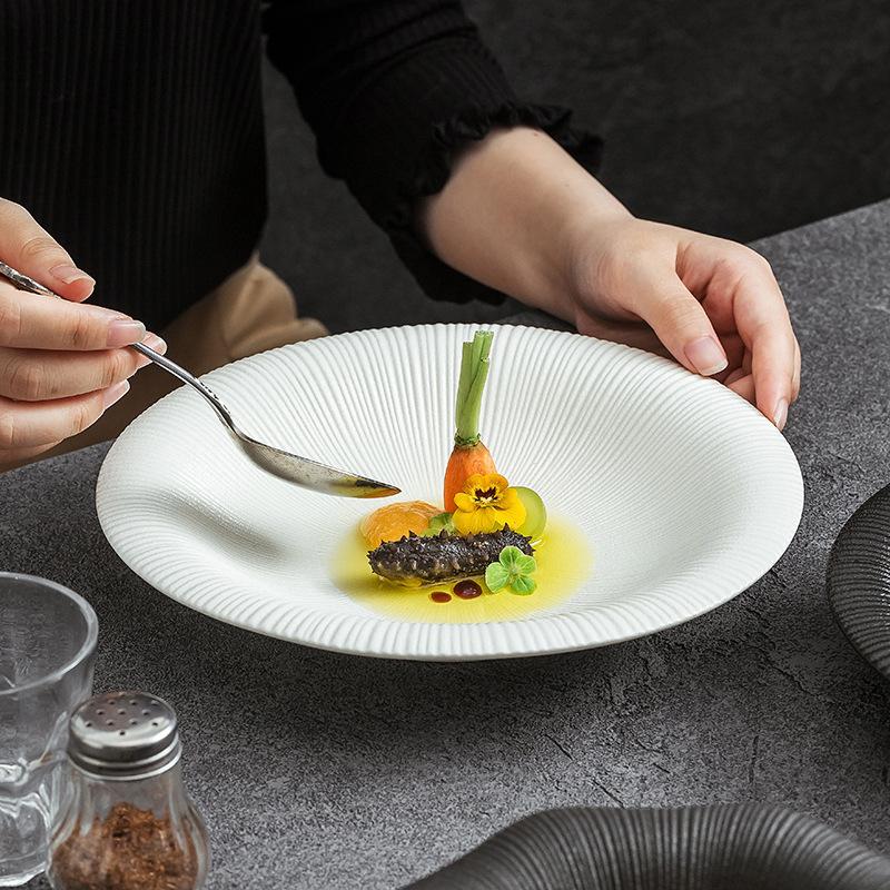 Irregular Western steak plate, ceramic black and white creative tableware plate with artistic conception
