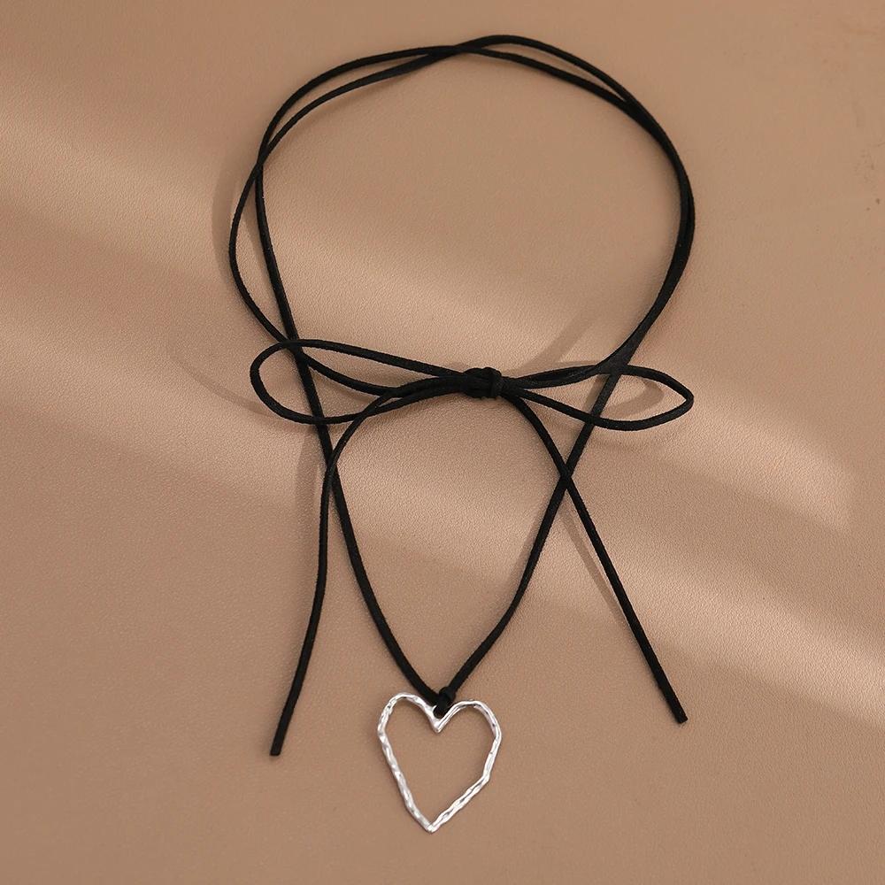 New Goth Black Velvet Big Heart Pendant Choker Necklace for Women Elegant Weave Knotted Bowknot Adjustable Chain Jewelry