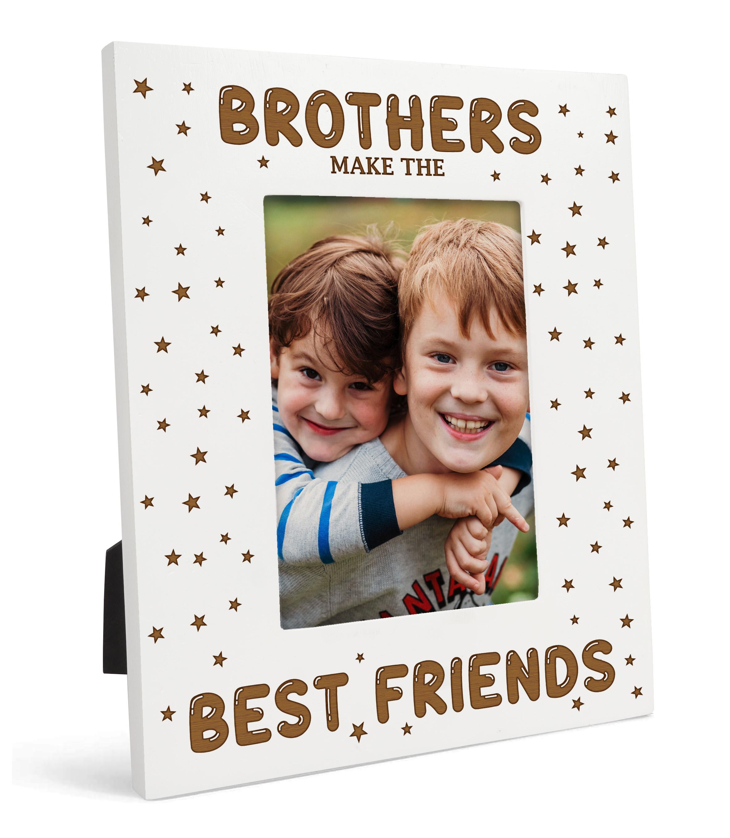 

Милий сувенір, зроблений з любов’ю, настільна фоторамка з гравіюванням. Дерев’яна фоторамка «Брати», які цитують найкращих друзів, біла фоторамка 4x6 Inches Vertical білий