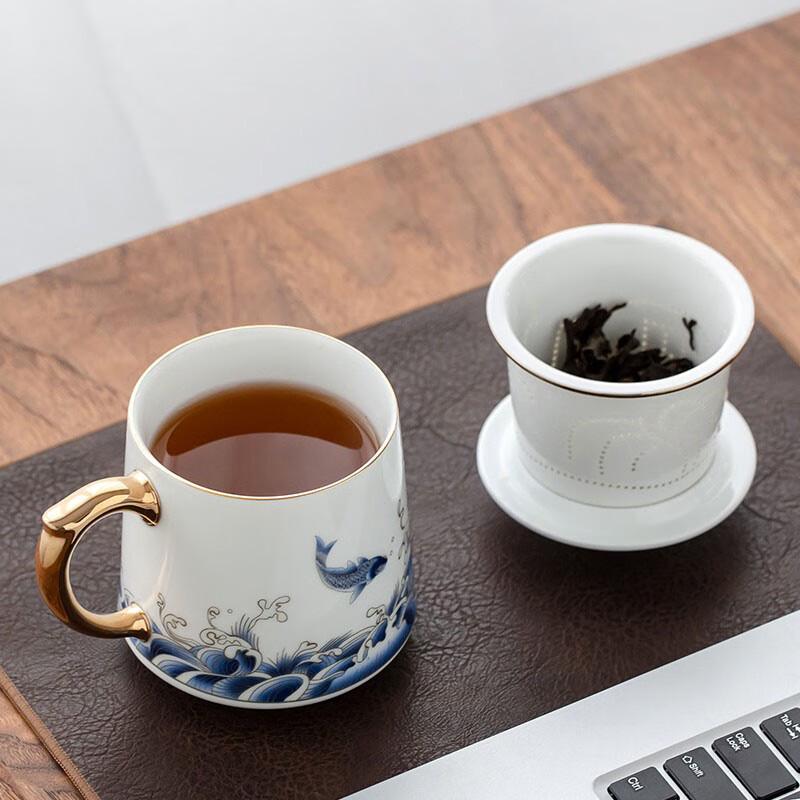 Dehua Ceramic Gold-Traced Fish Design Office Tea Cup