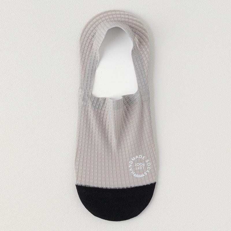 Men's Summer Ultra-Thin No-Show Socks, Breathable Ice Silk, Anti-Slip Silicone Grip, Color Block Design, Cotton Bottom.