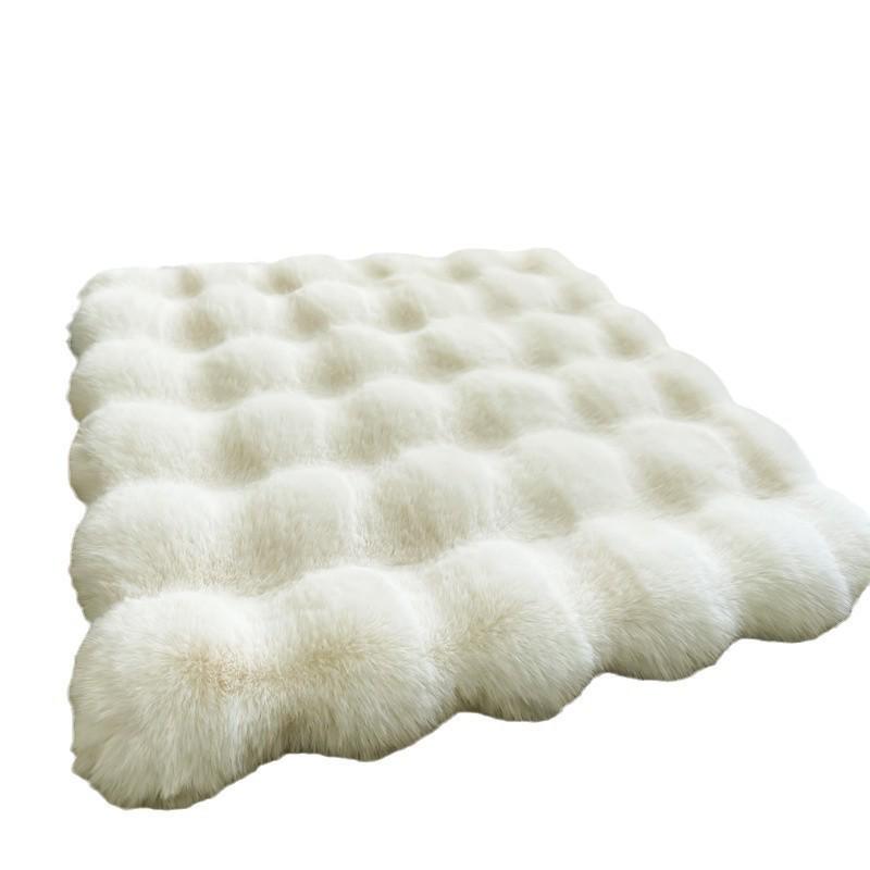 Plush Cat and Dog Bed – Universal Four Seasons Sleeping Pad & Blanket