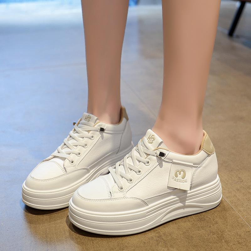 Summer Fashionable and Comfortable Little White Shoes Women's 2025 New Popular Versatile Soft Sole Light and Not Tired Feet Casual Shoes Board Shoes