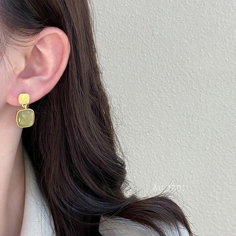 Avocado Green Square Dangle Earrings for Women Uneven Gold Metal Top Sweet Female Hanging Earrings Cute Ear Decor