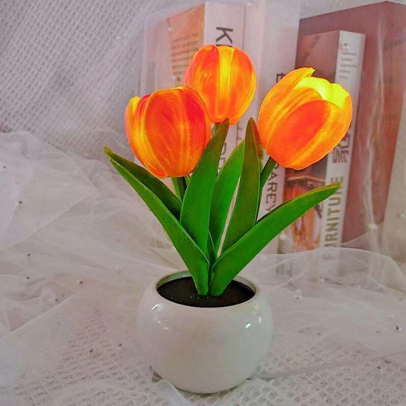 Rechargeable LED Tulip Night Light: Indoor Simulated Bouquet for a Warm Bedside Atmosphere