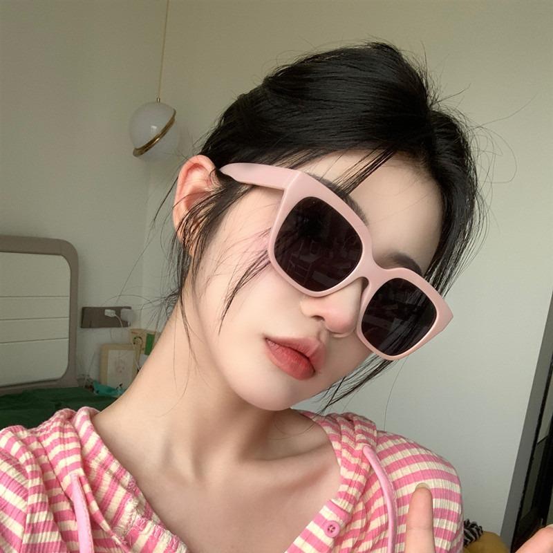New Pink Women'S Sunglasses Classic Elegant Ultra Light Sun Glasses Women Outdoor Street Photography Glasses Uv400 Eyewear