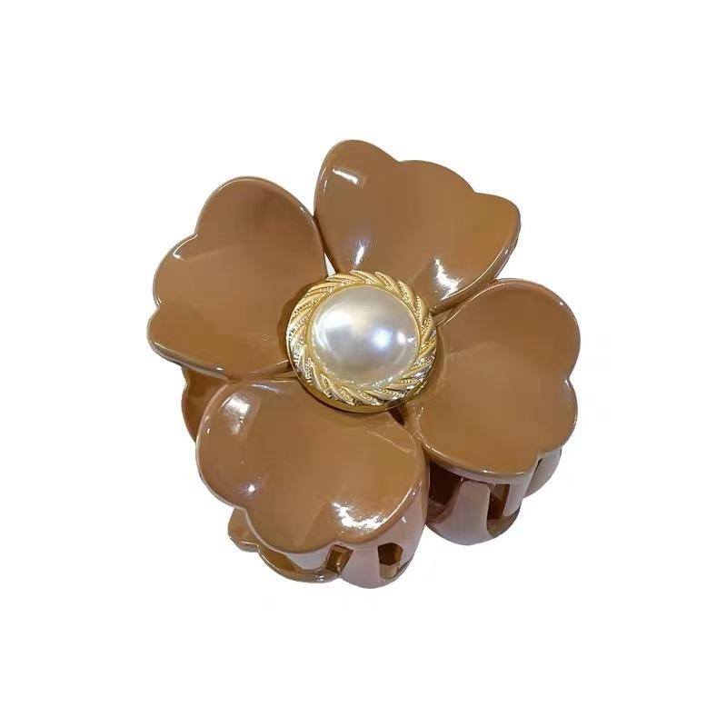 French Romantic Pearl Grab Clip Female Premium Temperament Back Head Hairpin Gentle White Flower Shark Clip Small