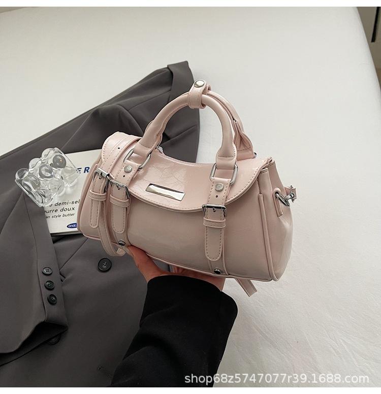 

Простая повседневная портативная сумка для поездок 2025 новая корейская модная сумка через плечо нишевого дизайна сумка через плечо розовый