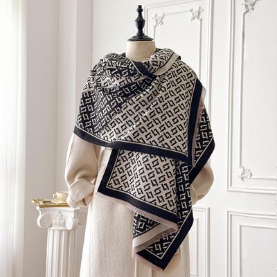 Accessoarer – Halsdukar & Sjalar