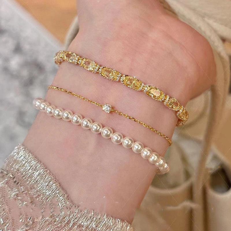 Classic retro exquisite High quality white pearl bracelet for women light luxury new in bangles layering style party