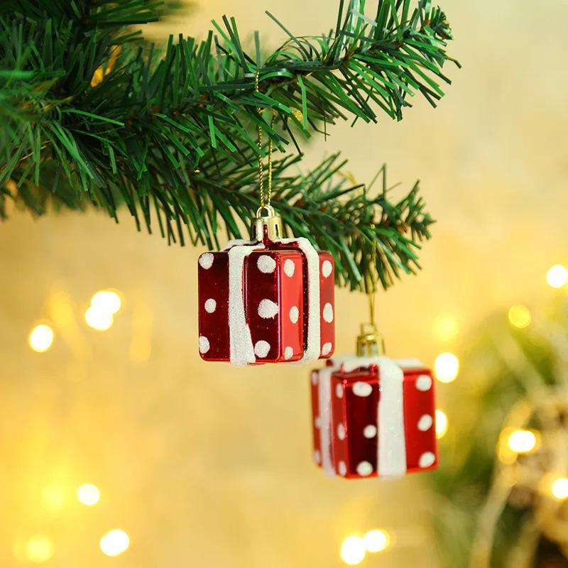 2/4pcs Plastic Christmas Ornaments Small Cartoon Red Pendants For Tree Decor Xmas Hanging Decoration Party Wedding Home Bar Shop