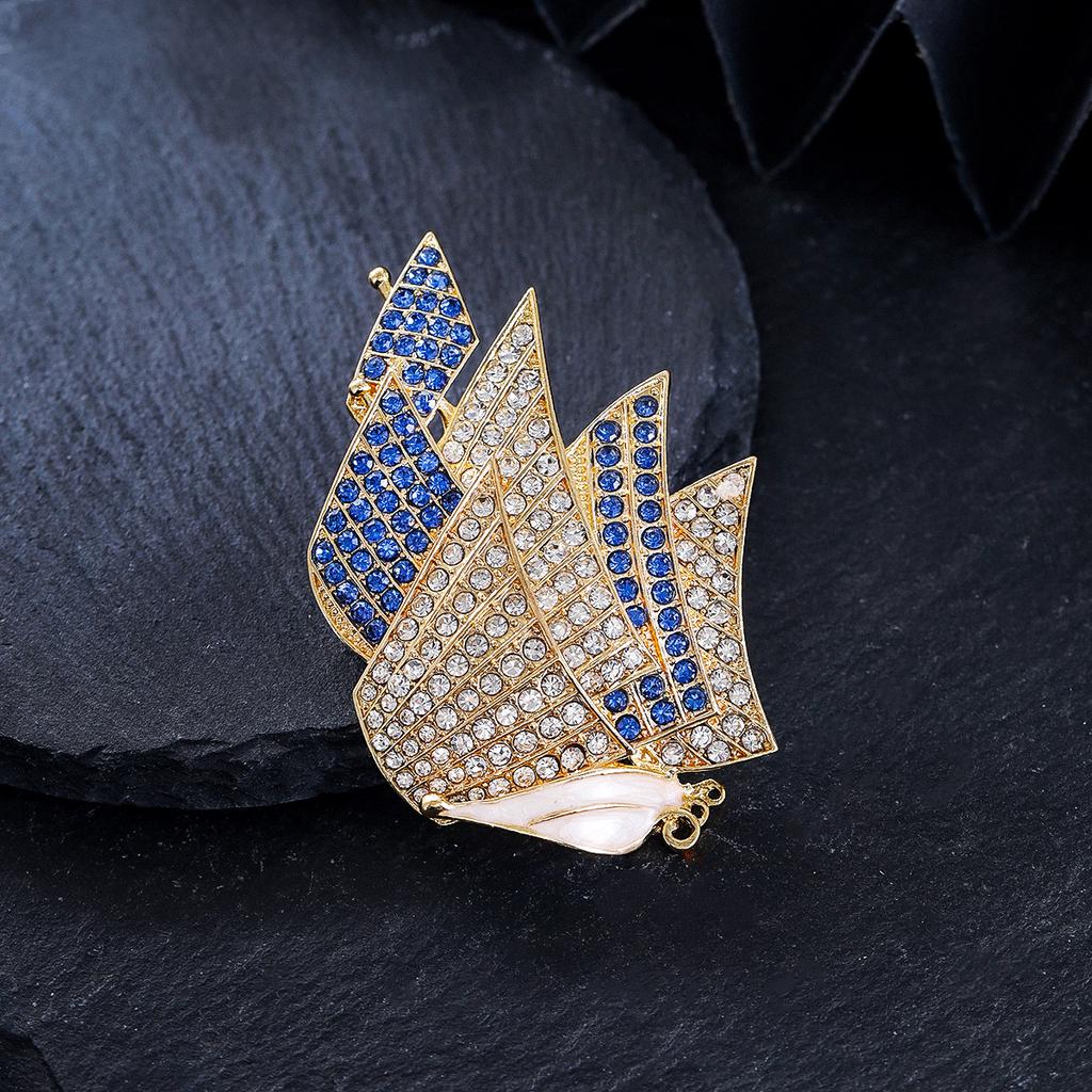 New High-end Exquisite Sailing Brooch Alloy Diamond-encrusted Fashionable and Elegant Blazer Accessories Pin Brooch Wholesale