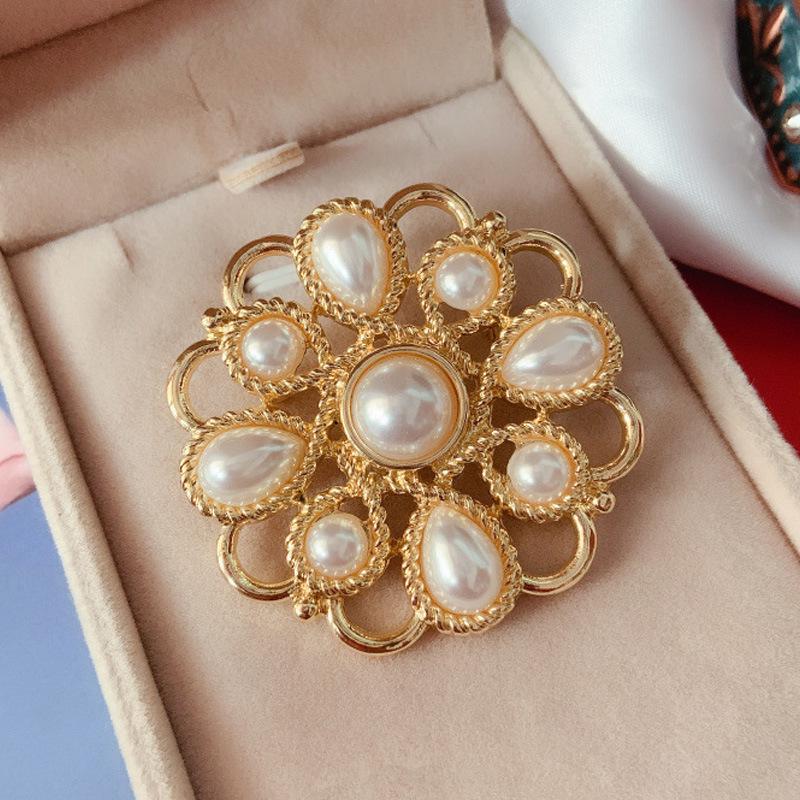 Vintage Antique-Style Gemstone Brooch for Men and Women - Party Dress Accessory