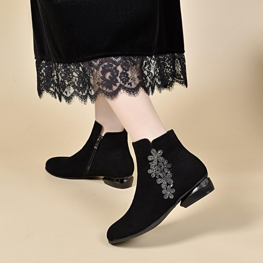 

Женские короткие ботинки с круглым носком, новые осенне-зимние, ретро, с цветочным узором, на низком каблуке, черные кожаные ботинки, повседневные хлопковые ботинки 41