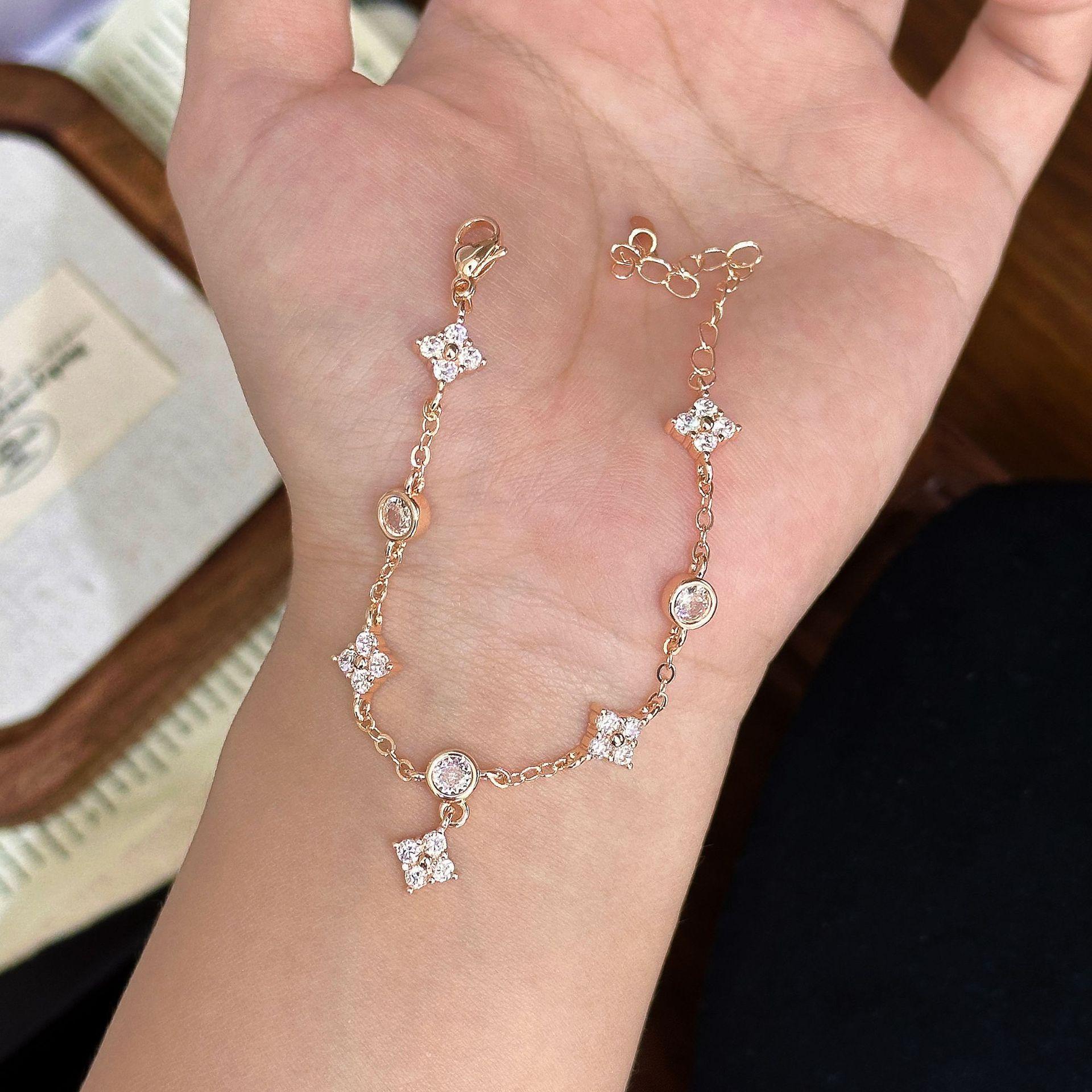 

New bright four-leaf clover bracelet niche exquisite Internet celebrity Xiaohongshu wear