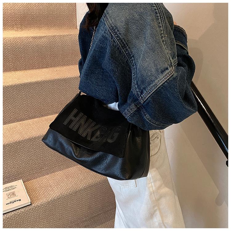 Korean fashion style is coming! New armpit bag, fashion Muse