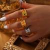 Europäischer Retro-Liebesherz-Ring aus Titanstahl, 18 Karat vergoldet, mit Tropfglasur - Personalisierter Nischen-Luxus-Design