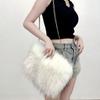 2025 Zima Nové Plyšové Spojkové Kabelky Imitace Mývalí Srsti Dámská Kabelka do Podpaží Evropský Americký Trendy Řetízek Dámské Ramenní Kabelky Dámská Měkká Nadýchaná Kabelka