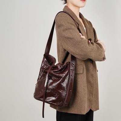 Vintage Classic Leather Women's Bag Bucket Bag Fashion Niche Hand Grab Leather Single Shoulder Crossbody Tote