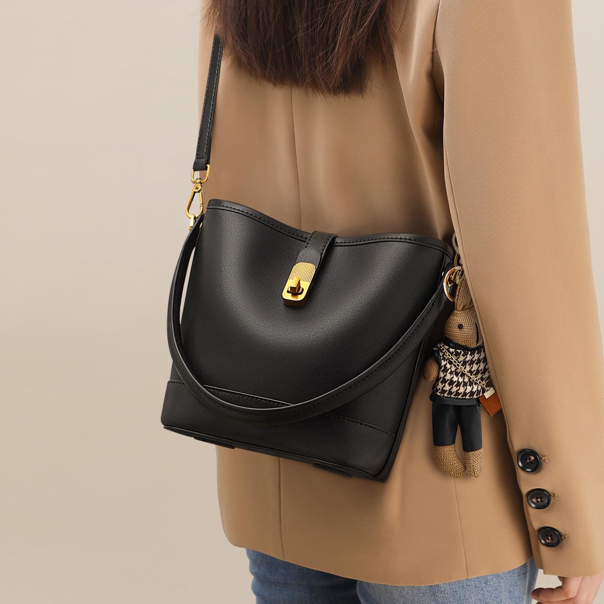 

2025 Autumn Winter New Fashion Casual Versatile Bucket Bag for Women High-Quality Texture Single Shoulder Crossbody Bag чорний