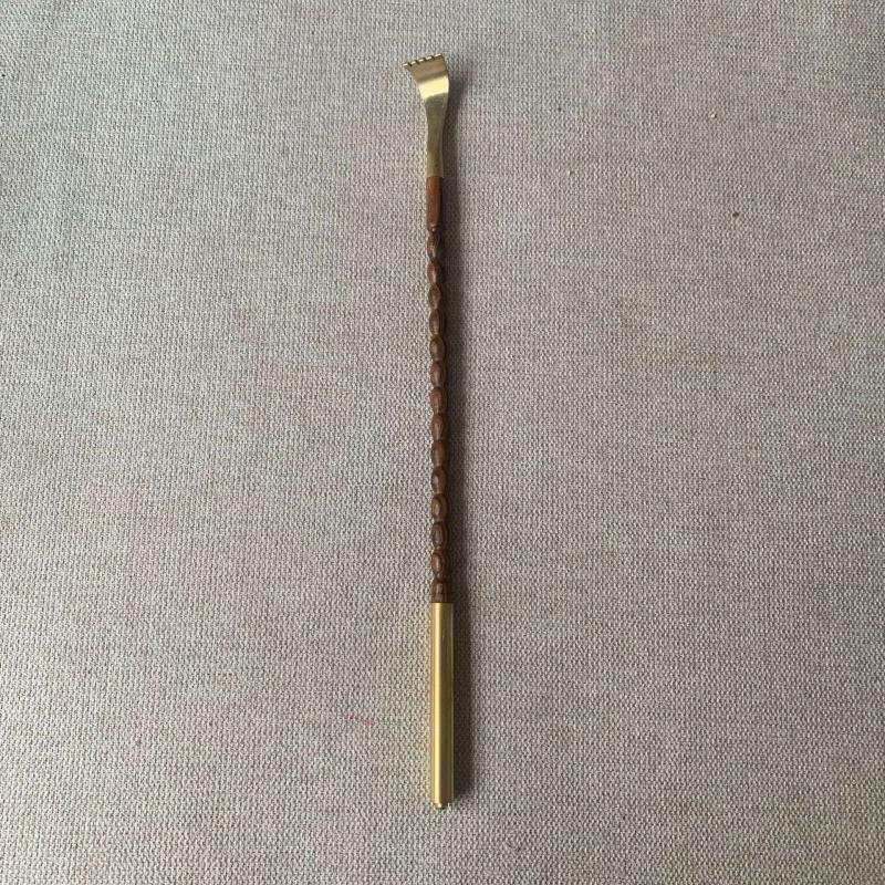 Golden Sandalwood Back Scratcher