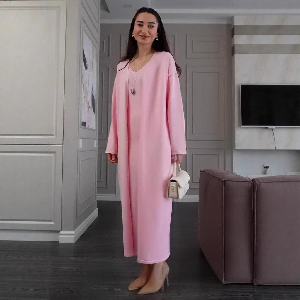 Moda Donna Autunno 2025: Vestito Maglione Scollo a V Lavorazione Lenta