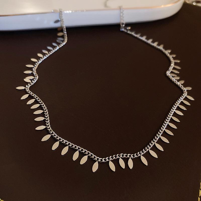 Titanium Steel Acacia Bean Pendant Clavicle Choker - Simple and Elegant Korean Style Necklace.