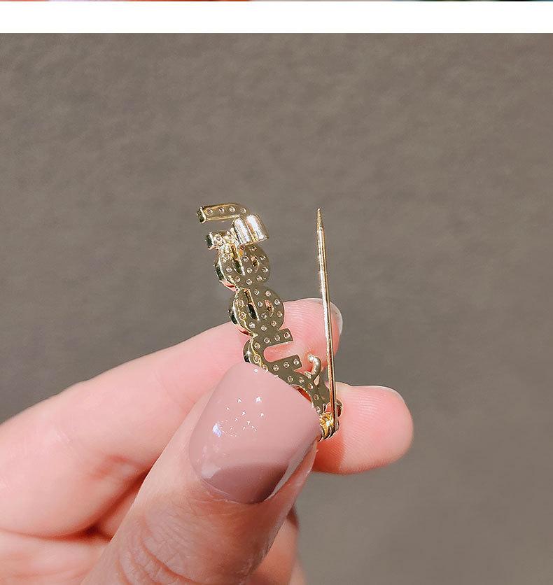 Cute Rhinestone Queen Brooches For Women Kids Crown Letters CZ Crystal Party Label Pins Trendy Buckle 2024 Jewelry Gifts