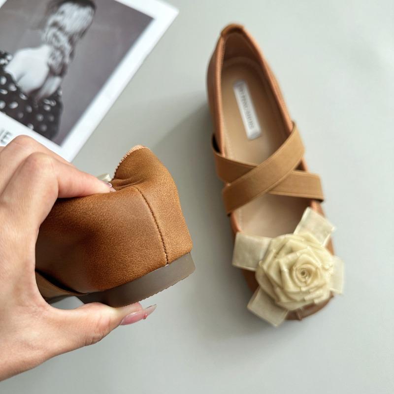 Sheepskin version inner height-increasing shoes genuine leather retro camellia shallow mouth single shoes female pig nose cross belt Mary Jane shoes