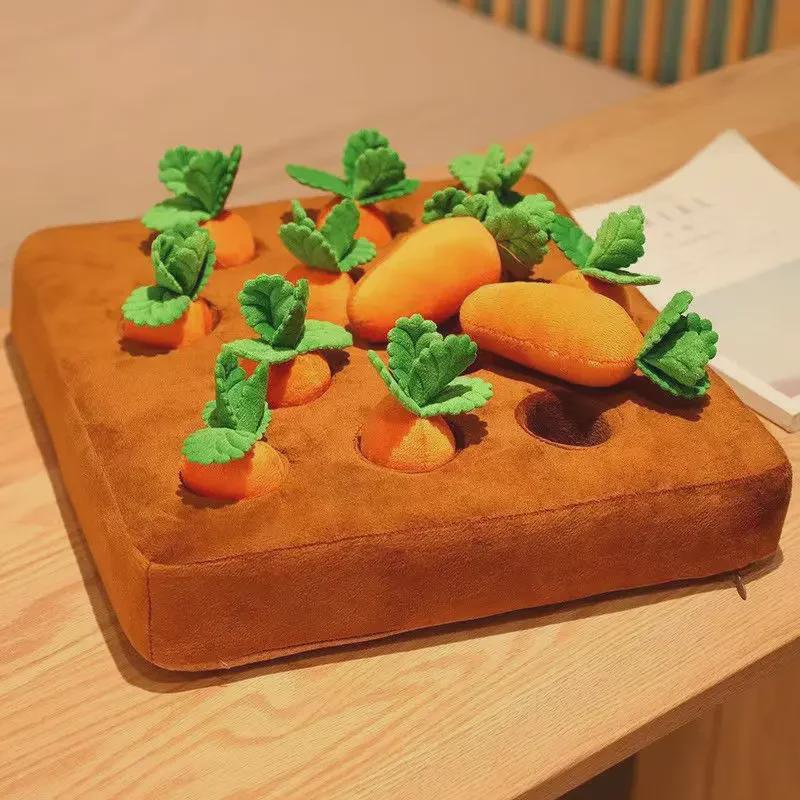 Peluche a forma di carota per cani: Bambola da masticare a tema vegetale per la prima educazione
