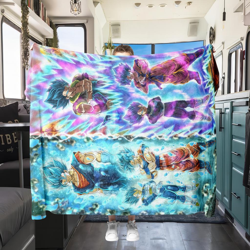 1pz Coperta in Flanella con Stampa Son Goku, Alta Qualità per Tutte le Stagioni, Decorazione per la Casa, Calore e Comfort, Perfetta per Regali di Natale