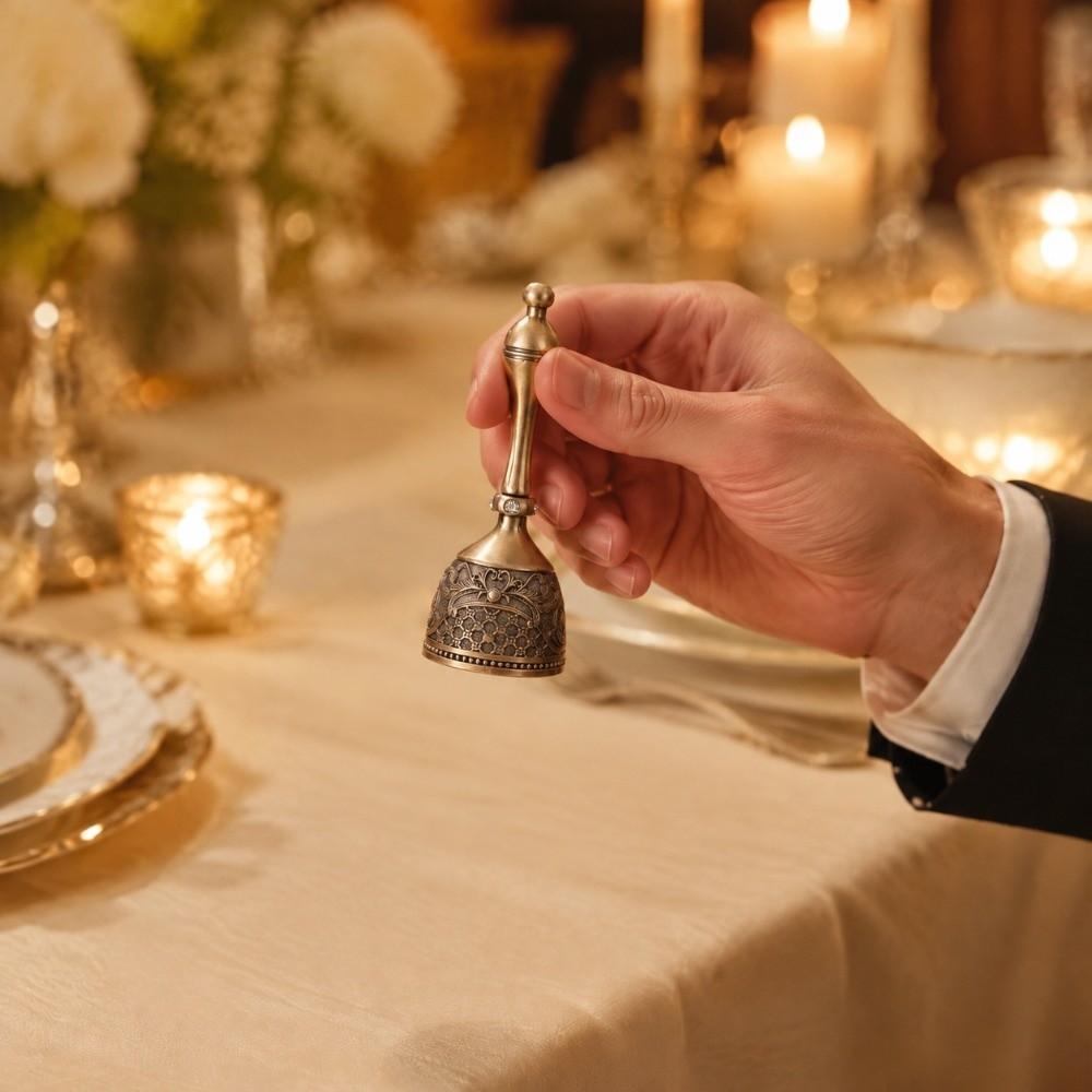 Retro Carved Design Rustic Look Hand Bell Zinc Alloy Loud Handbell Antique Brass Hand Bell  for Bar